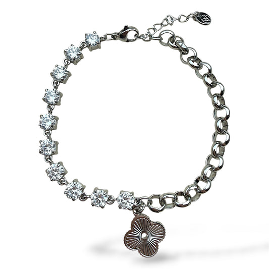 Diamond clover armband